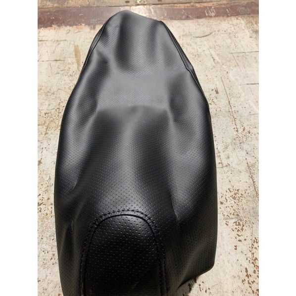 Vỏ da simili bọc yên xe máy Vision nhãn hiệu Hồng Tiến