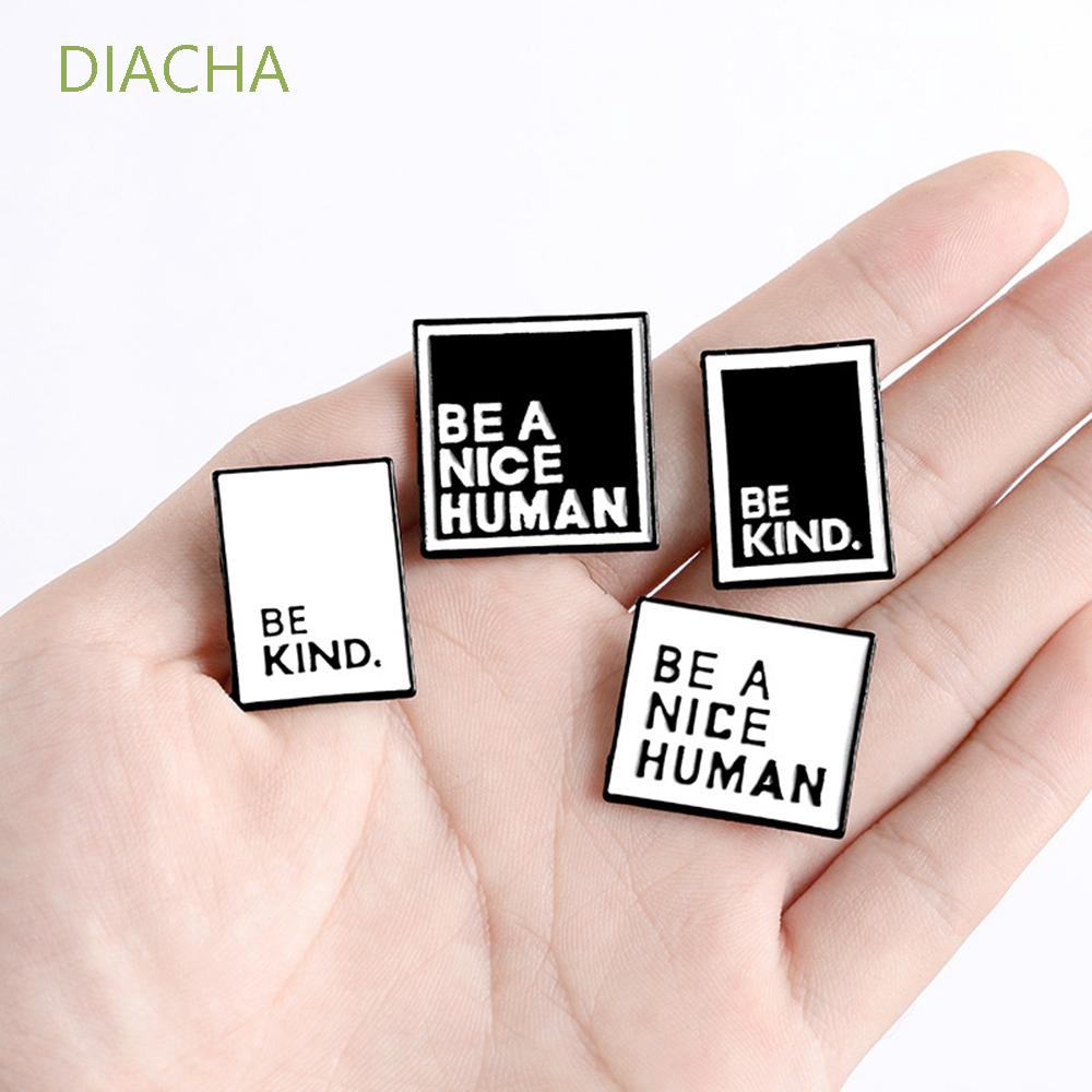 Ghim Cài Áo Hình Đôi Môi Độc Đáo Cá Tính