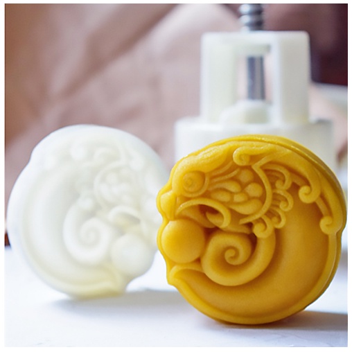 Khuôn trung thu lò xo 1 mặt Rồng ngậm ngọc 150g