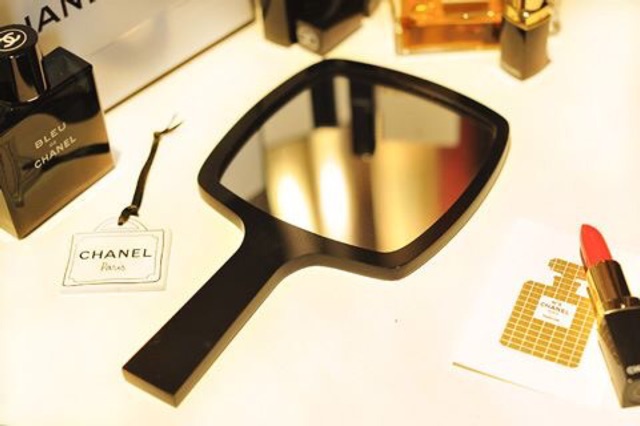 GƯƠNG CẦM TAY SANG CHẢNH kt 13*24