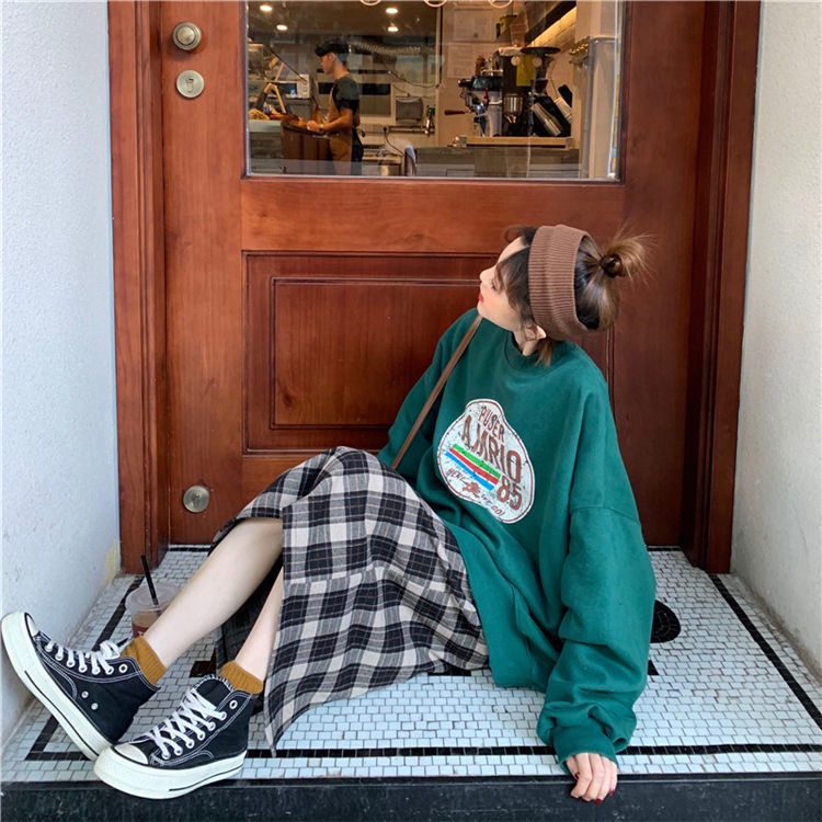 Set áo sweater cổ tròn dài tay + chân váy kẻ sọc caro thời trang cho nữ