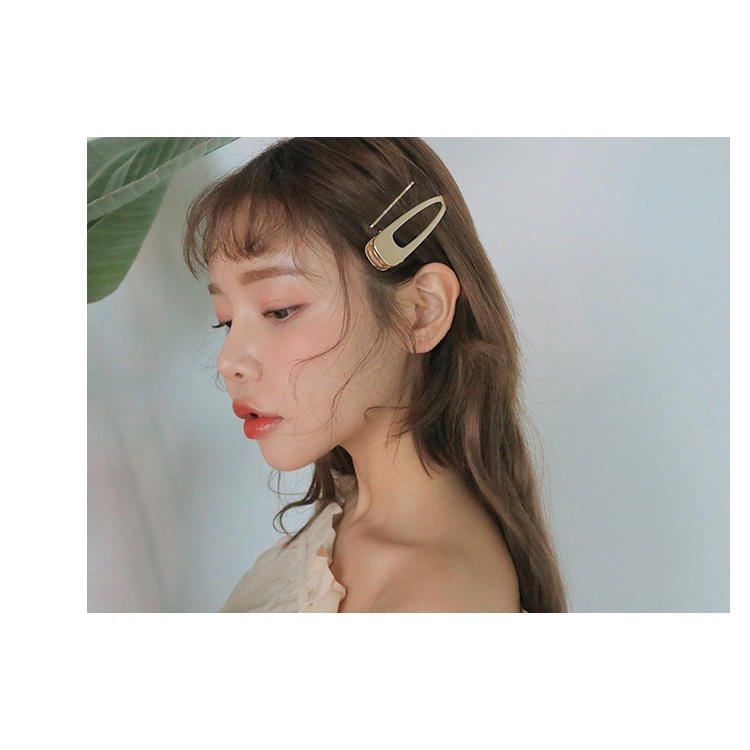 Kẹp tóc tam giác phong cách retro Hàn Quốc