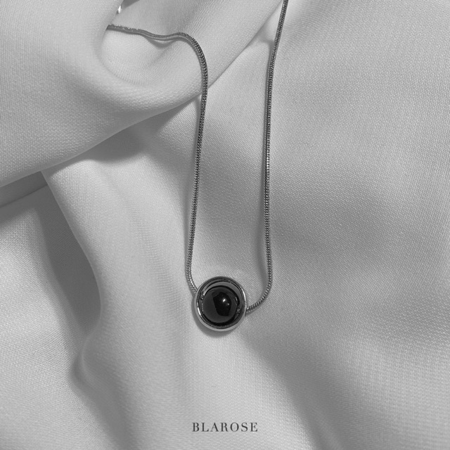 BLACK NECKLACE