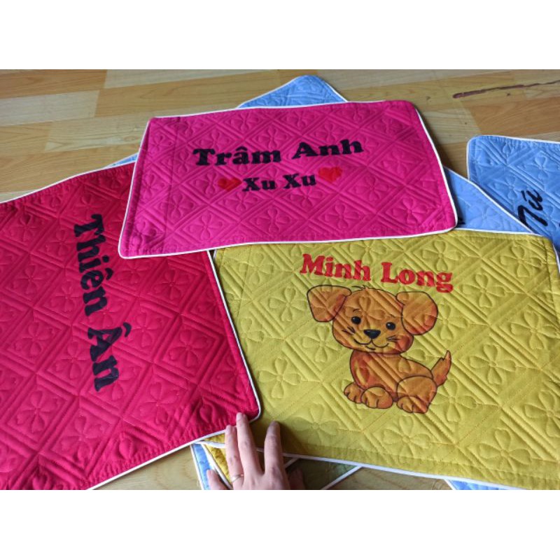 Gối in hình chó con kèm tên bé (ghi chú tên bé nếu muốn)