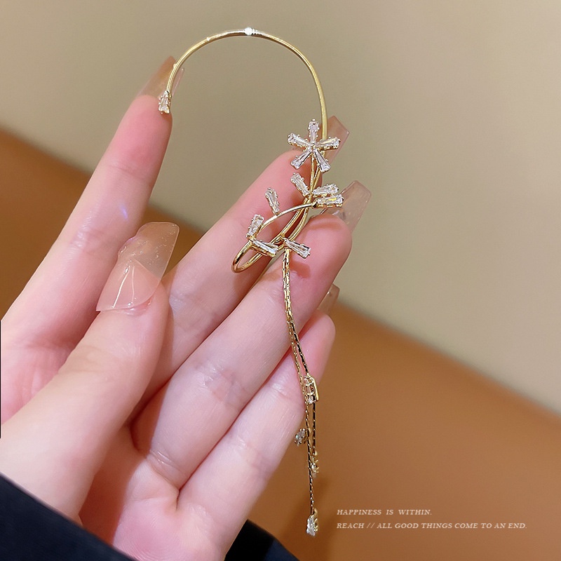 Khuyên Kẹp Vành Tai Đính Đá Zircon Sang Trọng