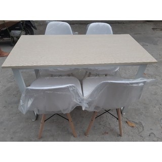 Bộ Bàn Ăn 4 ghế Eames Phong Cách Trẻ Trung