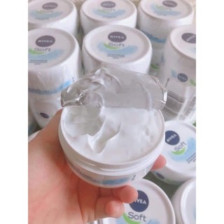 Kem dưỡng ẩm Nivea Soft 200ml