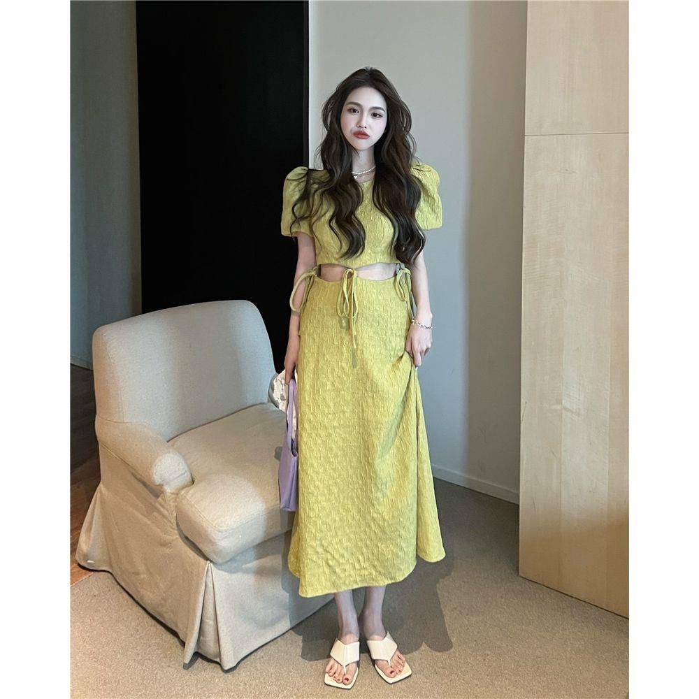 Set Áo Sơ Mi Ngắn Tay + Chân Váy Lưng Cao Ôm Dáng Phong Cách Mới Cho Nữ