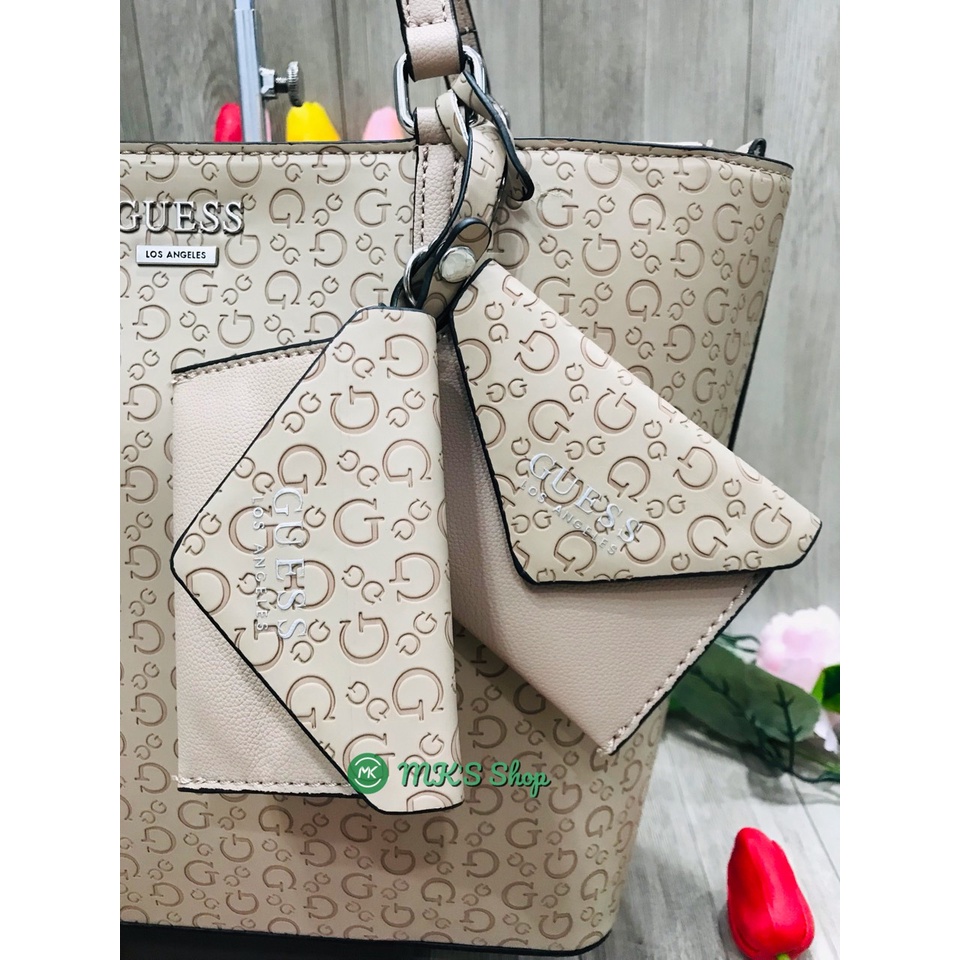 TÚI TOTE ĐEO VAI GUESS MÀU NÂU NHẠT - SIZE 30CM