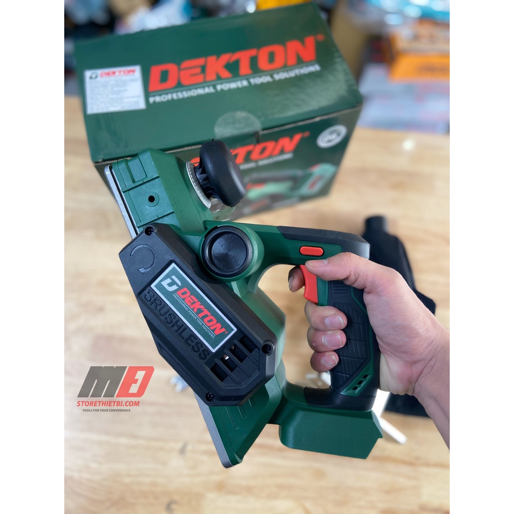 Máy Bào 82mm Dùng Pin 21v D21 Dekton  / D21-MB82 / Motor Không Chổi Than / Sử Dụng Các Loại Lưỡi Thông Dụng 82mm
