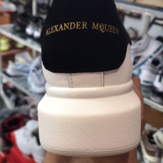 Mcqueen 1:1 gót đen