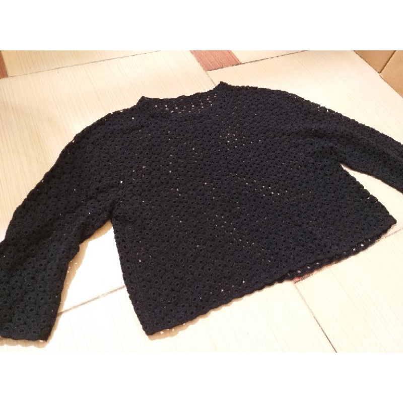 Áo len móc dáng crop top màu đen size S-M thanh lý