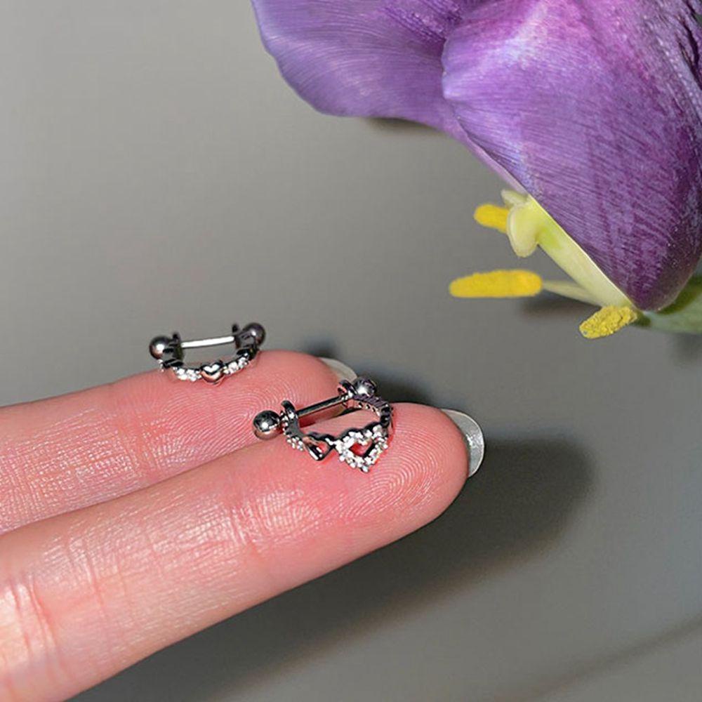 Bông Tai Bất Đối Xứng Hình Trái Tim Đính Đá Bằng Đồng Màu Hồng Xinh Xắn Cho Nữ