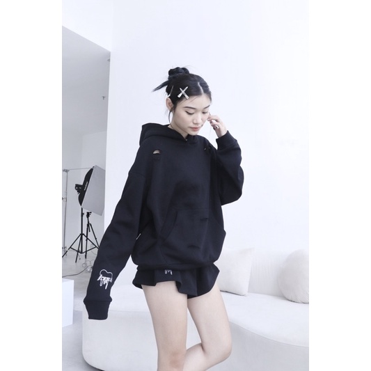 - Áo hoodie form boxy