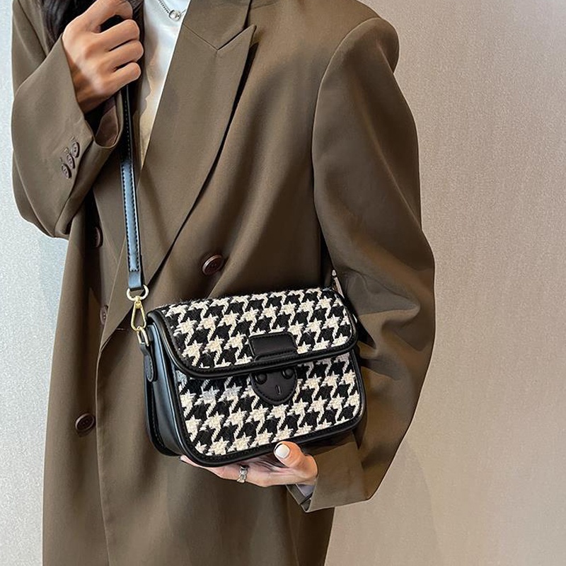 Ielgy Túi Đeo Chéo Hình Vuông Nhỏ Siêu Nóng Bỏng niche Dễ Phối Đồ Cho Nữ