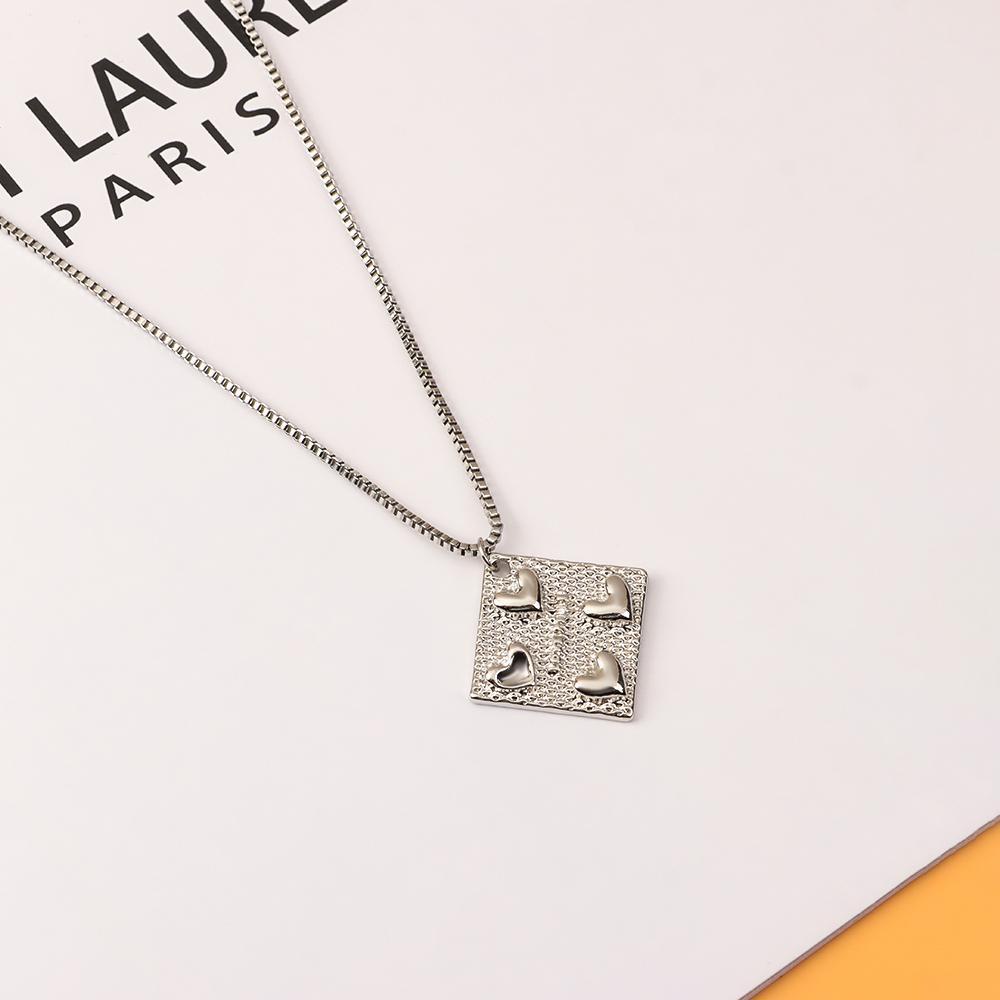 Vòng Cổ Choker Trang Trí Hình Viên Thuốc Đáng Yêu Cho Nữ