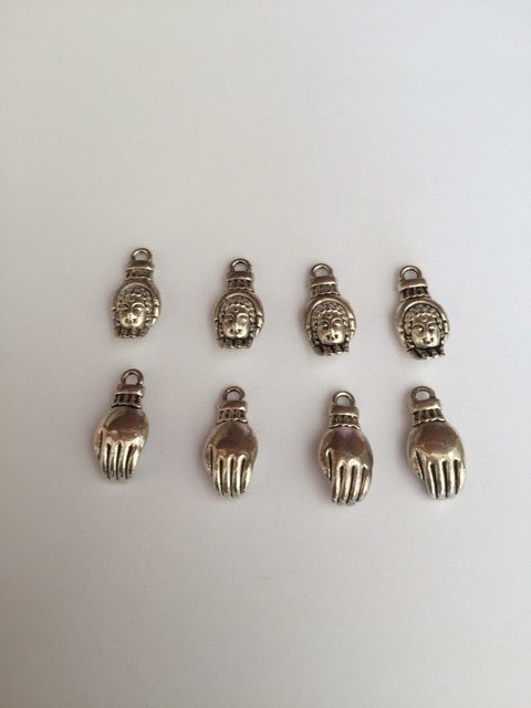 Charm Bàn Tay Mặt Phật Xâu Vòng