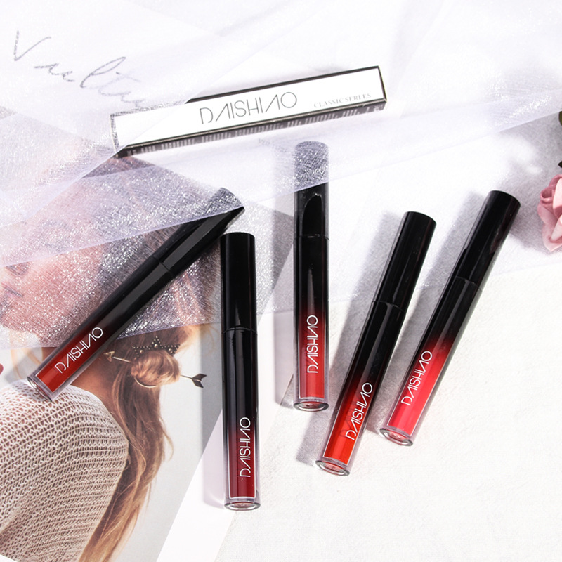 Son bóng dưỡng ẩm môi lâu trôi đẹp mắt