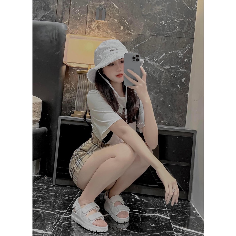 Váy Yếm kẻ caro mix Áo phông trắng P/cHàn Quốc phù hợp mặc đôi với bạn thân