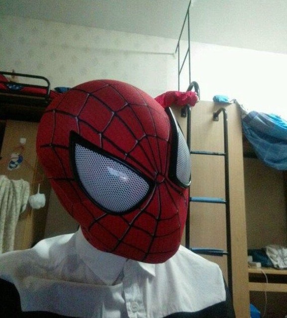 Mặt nạ nhện spider man kèm ảnh thật