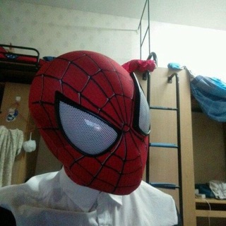 Mặt nạ nhện spider man kèm ảnh thật