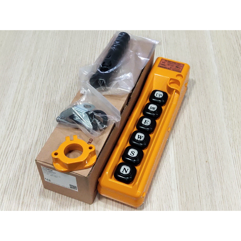 Công tắc điều khiển cần trục 6 nút HY-1026-BBB Hanyoung