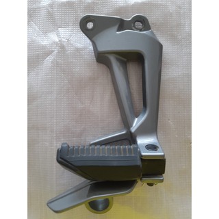 YAMAHA- Gác chân sau phải Sirius