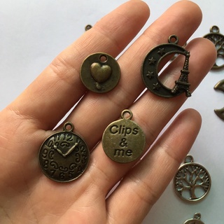 1 charm treo dạng tròn