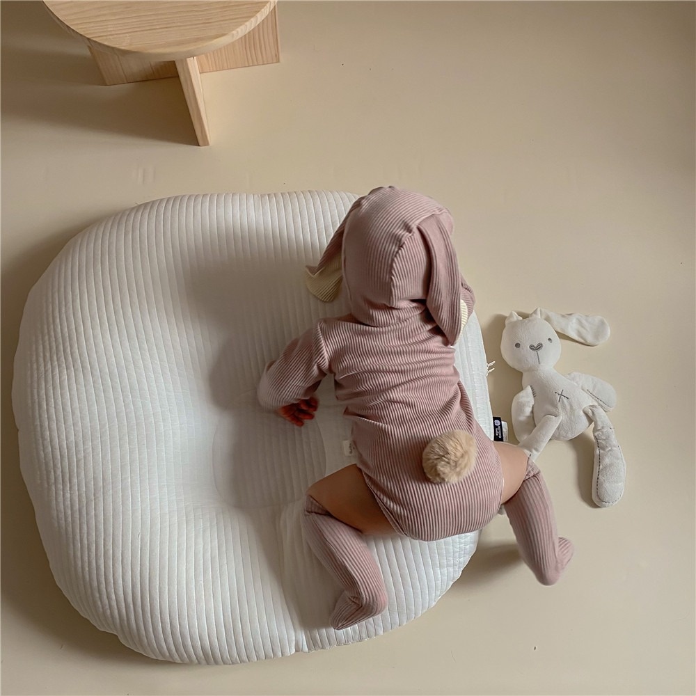 Set đồ 3 món gồm áo liền quần hình thỏ + tất + vớ giữ ấm dành cho bé trai/gái 3-24 tháng