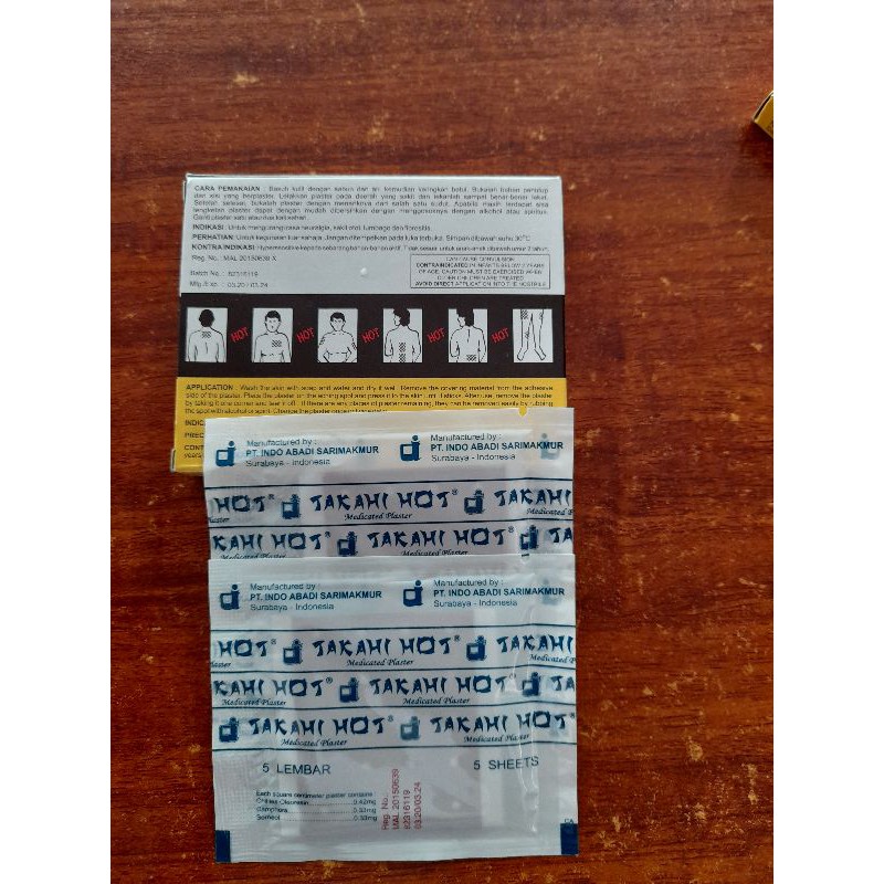 Cao dán Trái Ớt Takahi Hot.Hộp 2 bịch× 5 miếng