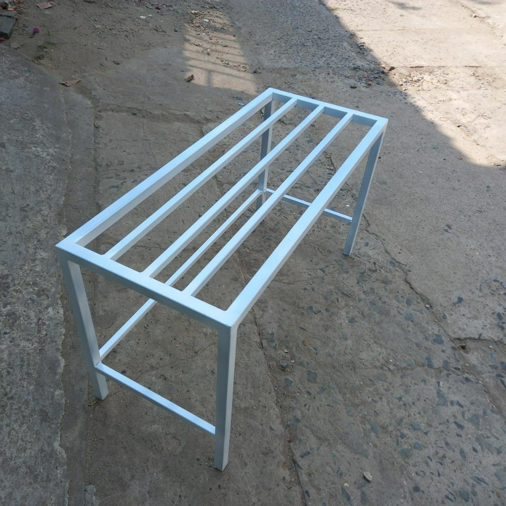 Kệ sắt để chậu cây Dài 80cm, Rộng 30cm, Cao cm. hộp thép 20x20mm mạ kẽm sơn tĩnh điện, chân nút nhựa