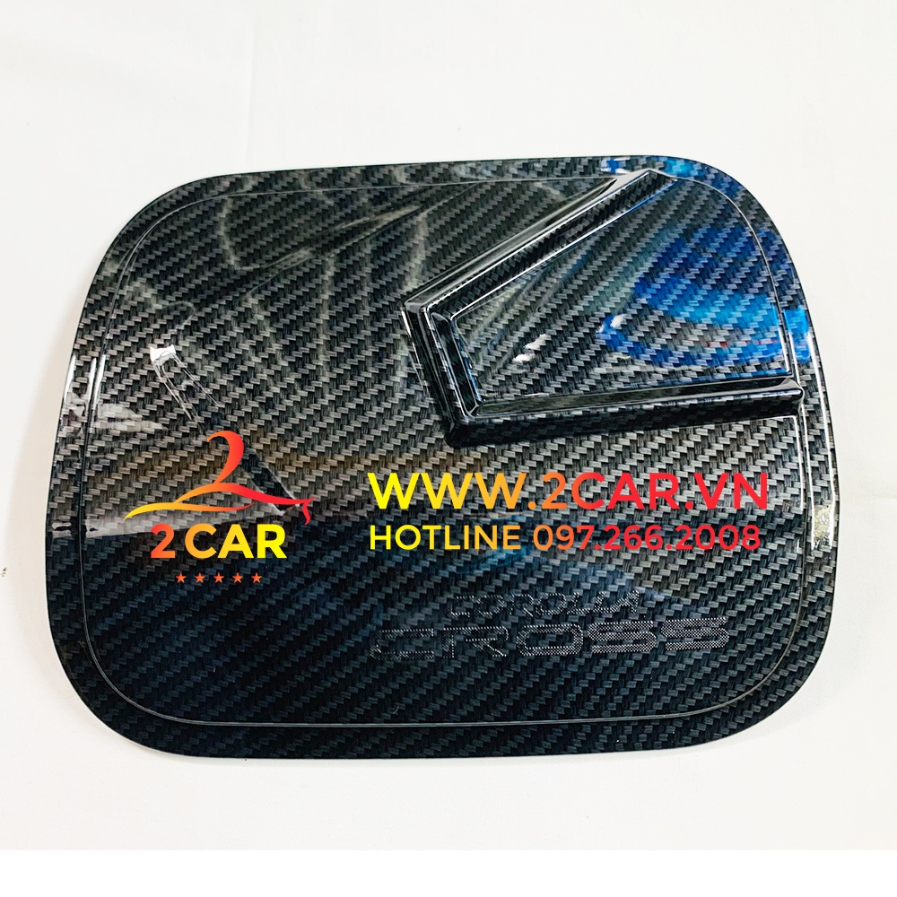 Ốp nắp bình xăng cacbon xe Toyota Cross 2020-2021 vân carbon cao cấp