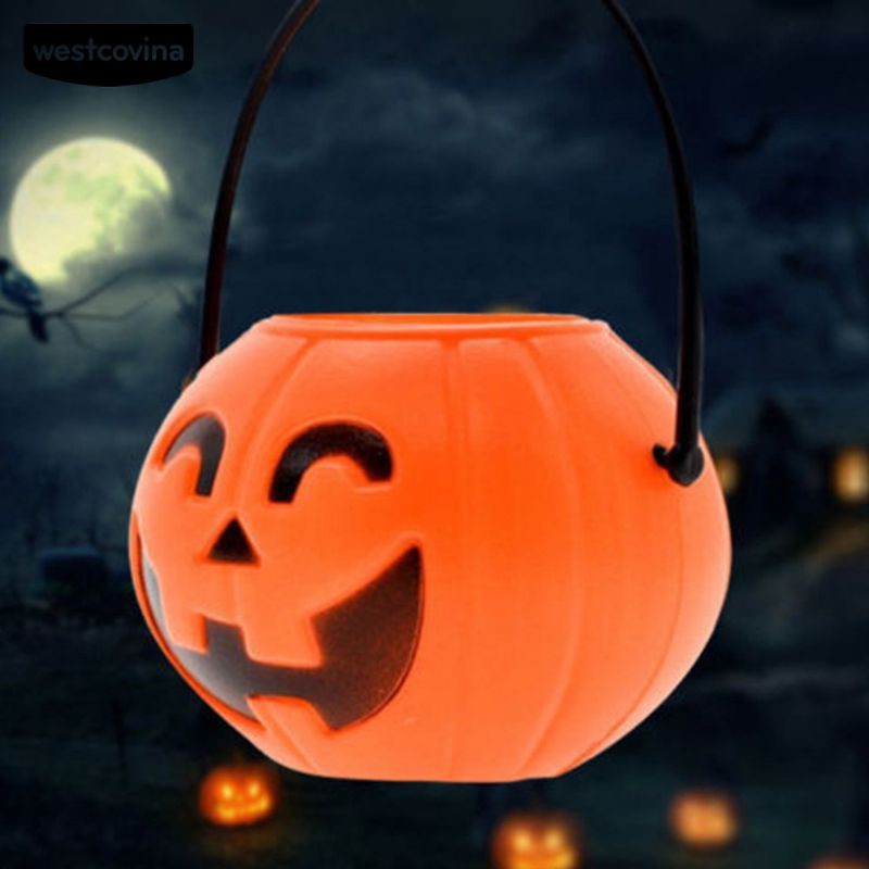 Giỏ bí Halloween, có đèn và không đèn
