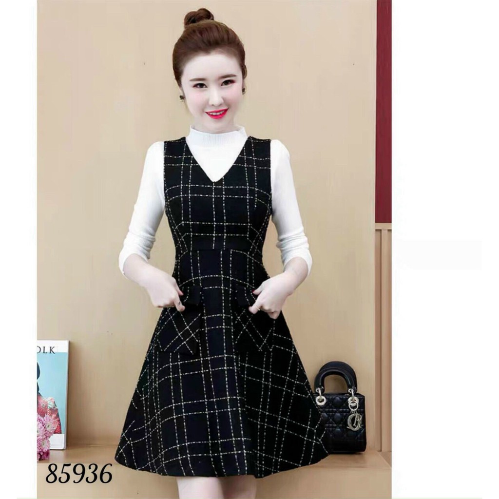 Set áo thun tay dài và đầm xòe kẻ caro thanh lịch