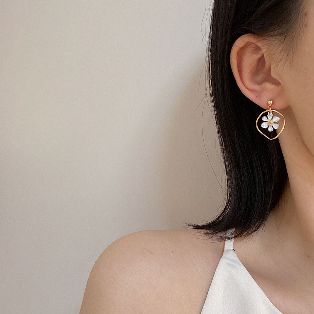 [Augustcloth | AugustJewelry] Bông tai/ Hoa tai bông hoa trắng dễ thương bản lớn