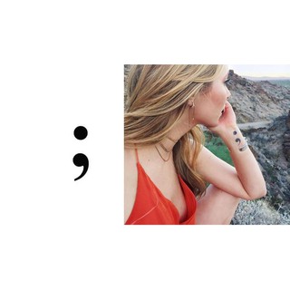 Khuôn hình xăm dấu chấm phảy