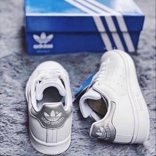 giày adidas trắng