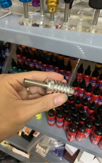 Tay cầm máy xăm