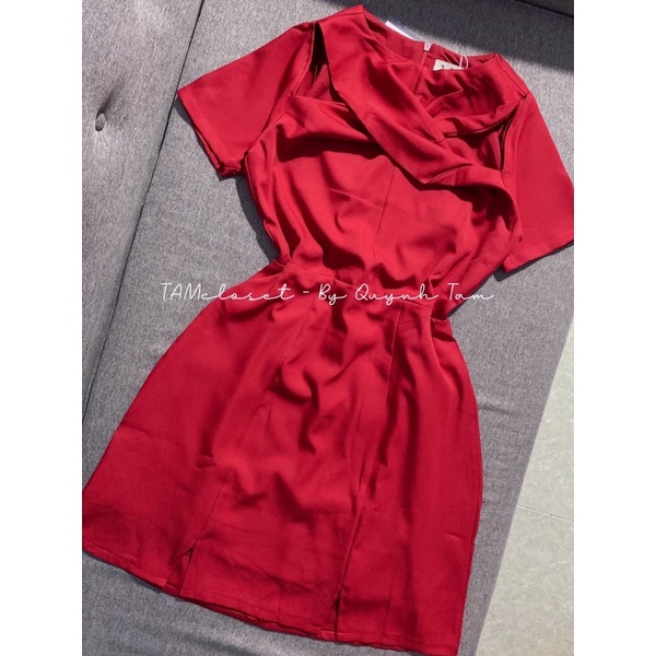 Đầm xoè cổ chéo