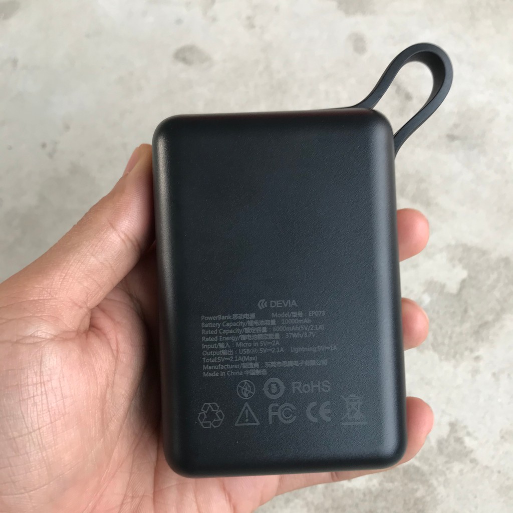 Pin dự phòng Devia 10.000 mAh Mini kèm cáp Lightning - Chống va đập