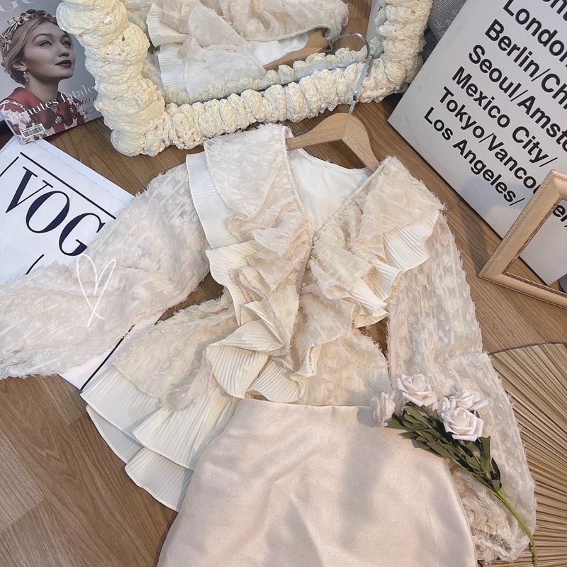 SET ÁO REN BÈO TAY DÀI + CHÂN VÁY TAFTA