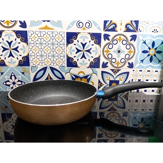 Chảo chống dính sâu lòng Elmich km 20cm lỗi đáy xước nhỏ