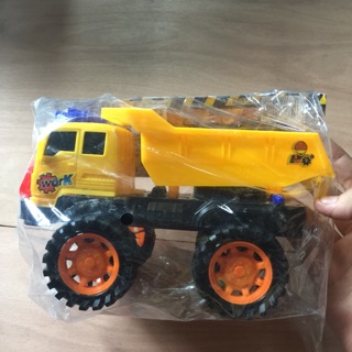 Xe ben,xe cẩu chở hàng