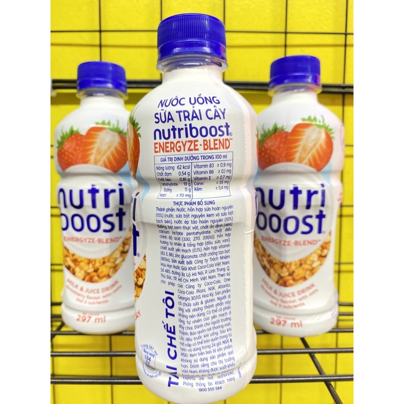 Nước uống Sữa trái cây Nutriboost hương Dâu với Yến mạch và 5 dưỡng chất chai 297ml