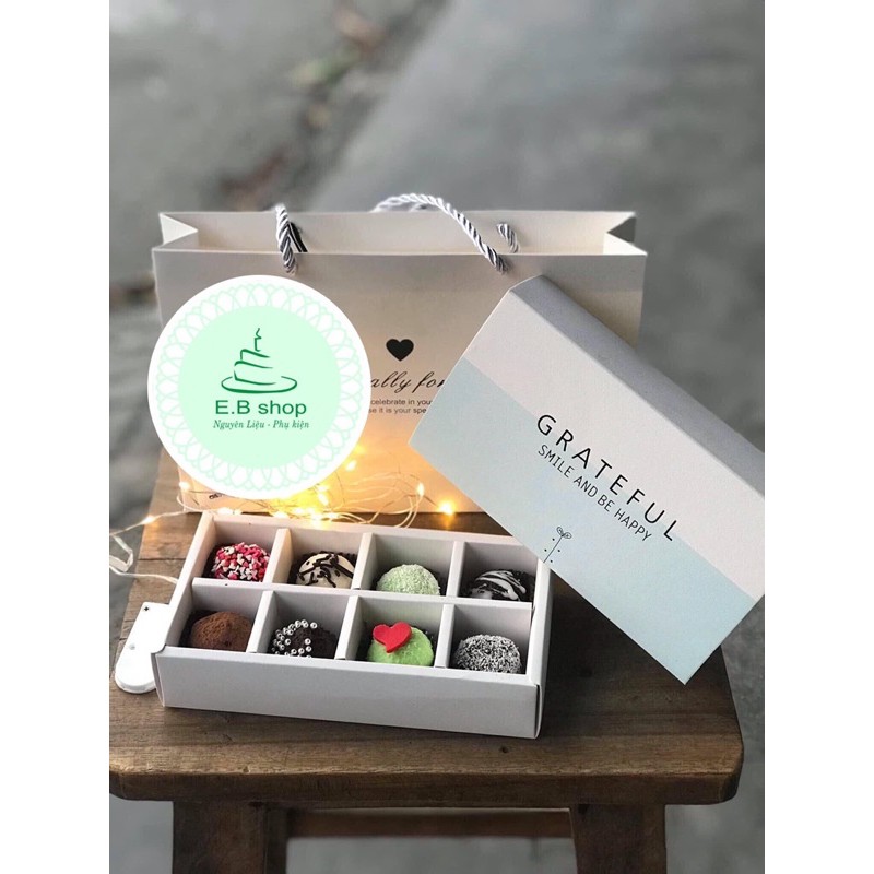 VH1904 Hộp giấy Grateful đựng socola 8 viên Sô cô la Valentine