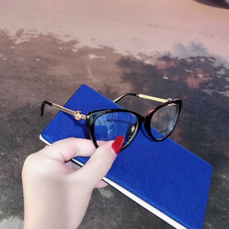 Kính giả cận 0 độ mắt mèo đeo cực kute, gọng kim loại cao cấp Windy.com