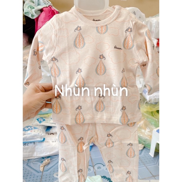 {Nhùn Nhùn} Bộ dài tay cotton cài vai Avaler