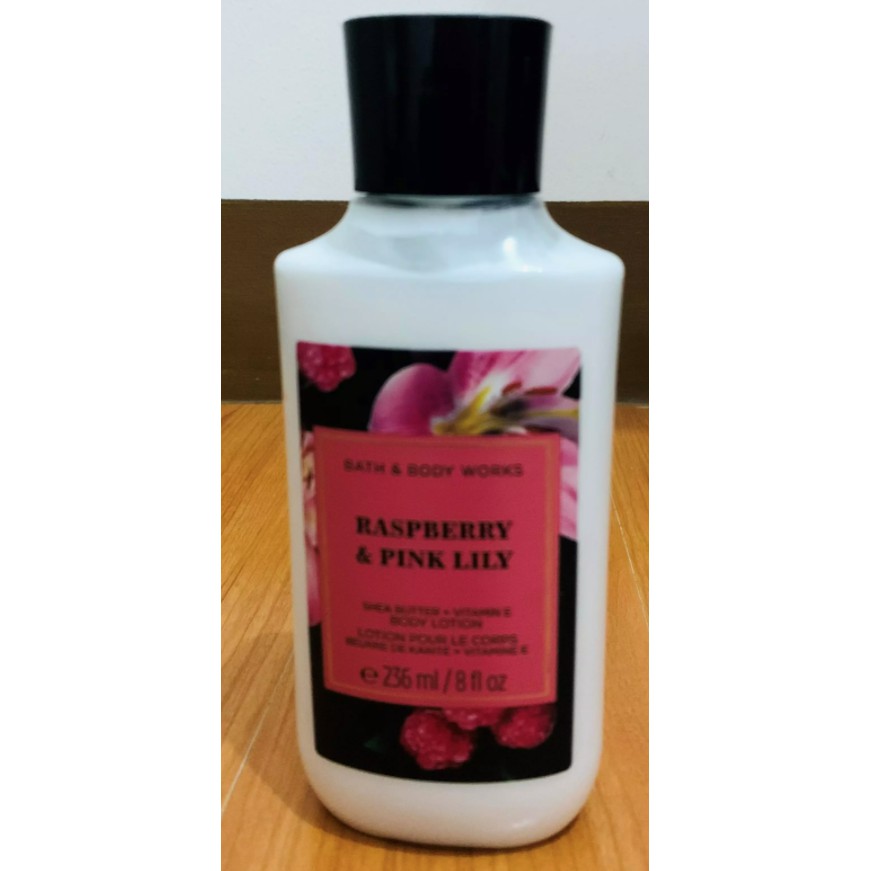 Dưỡng thể giữ ẩm da Bath & Body Works Violet Raspberry & Pink Lily Shea butter & vitamin E body lotion 236ml (Mỹ)