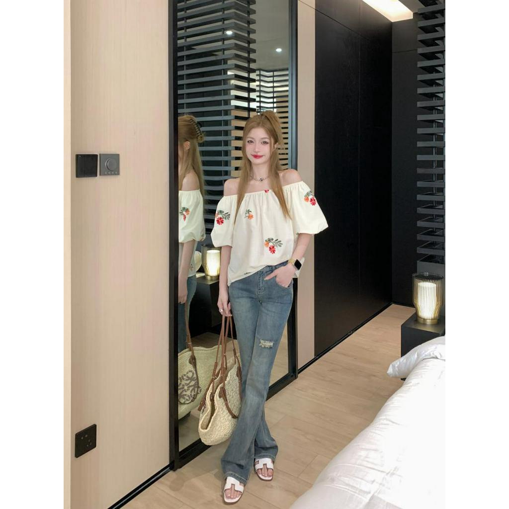 Áo Kiểu Trễ Vai Dáng Rộng Tay Phồng Thêu Họa Tiết Kiểu Pháp Thời Trang Mùa Hè 63115