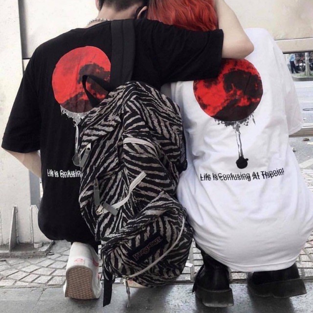 Áo tay lỡ mặt trăng máu Life is confusing At thispoint